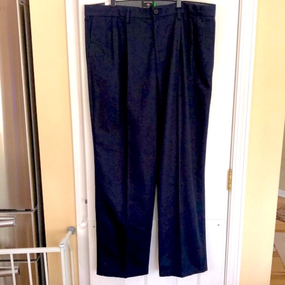 New Men’s Dockers Iron Free Khakis. Sz 38 x 32.  Classic fit pleated. Navy blue. - Picture 9 of 15